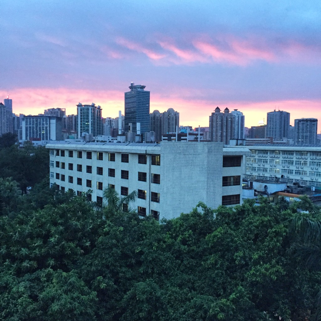 毕业前从宿舍俯瞰的华师晚霞
